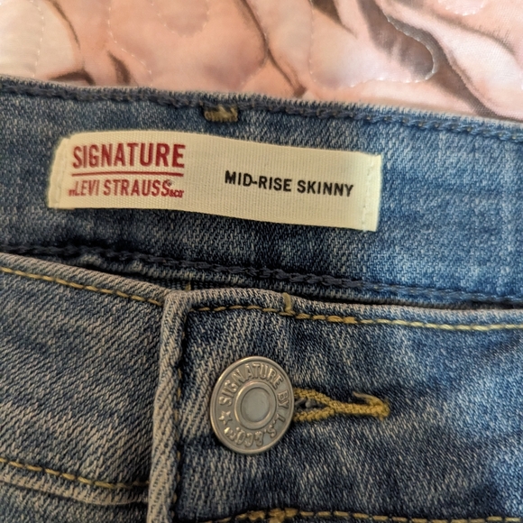 Women's Levi's High-rise skinny jeans. - Picture 4 of 7